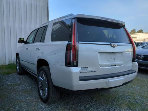 Used 2016 Cadillac Escalade Premium image 8
