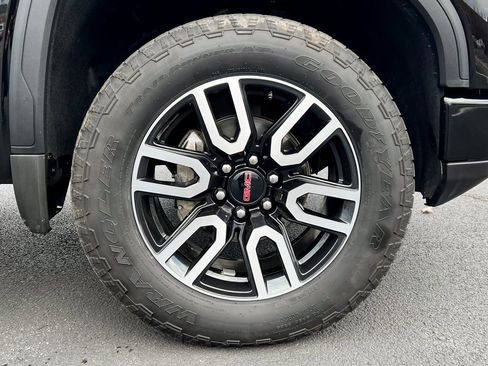Used 2025 GMC Sierra 1500 AT4 w/ AT4 Preferred Package image 16
