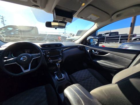Used 2019 Nissan Rogue Sport SV image 9