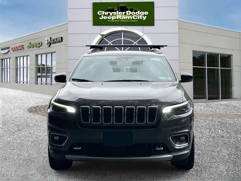 Used 2022 Jeep Cherokee Limited w/ Elite Package AWD/4WD image 2