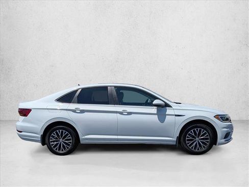 Used 2019 Volkswagen Jetta SEL w/ Cold Weather Package FWD image 4