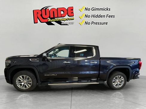 Used 2023 GMC Sierra 1500 Denali w/ Technology Package AWD/4WD image 3