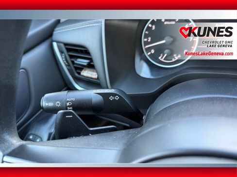 Used 2024 Nissan Rogue S image 43