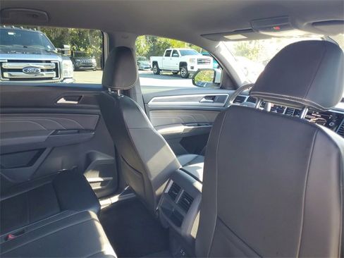 Used 2023 Volkswagen Atlas Cross Sport SE image 31