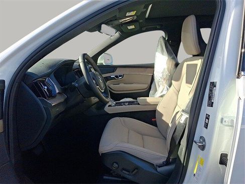 New 2026 Volvo XC90 B6 Plus w/ Protection Package Premier image 8