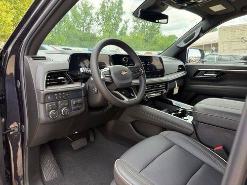 New 2026 Chevrolet Suburban Premier w/ Sun And Tow Package AWD/4WD image 40