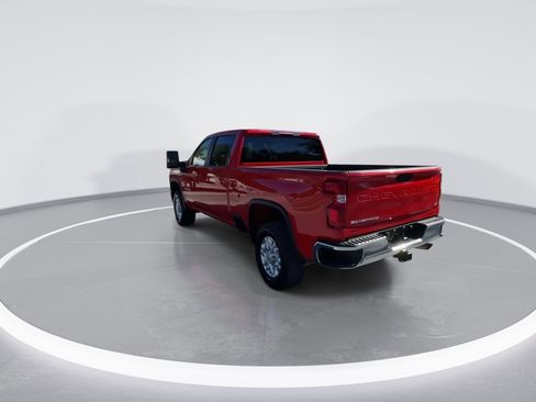 Used 2024 Chevrolet Silverado 2500 LT w/ Convenience Package image 6