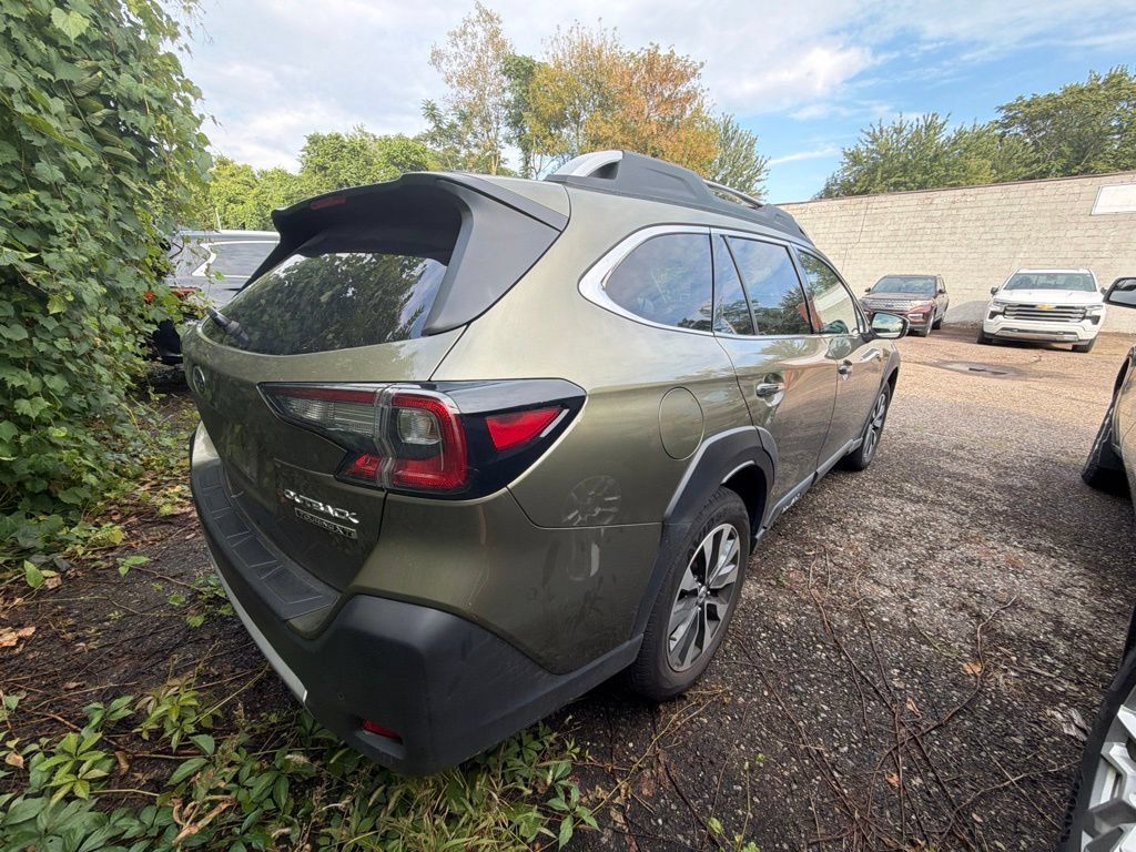 Used 2025 Subaru Outback Touring XT AWD/4WD image 6