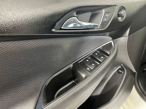 Used 2017 Chevrolet Cruze LT FWD image 12
