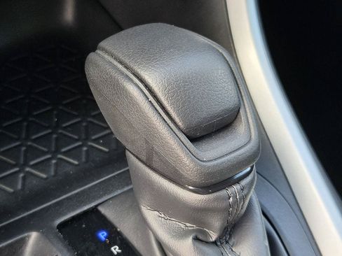 Used 2025 Toyota RAV4 XLE FWD image 21