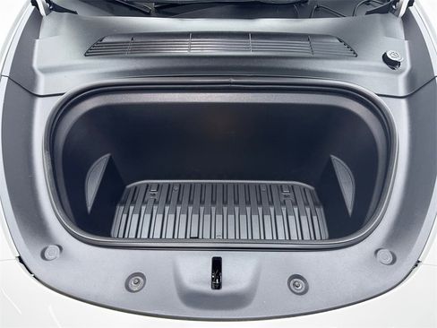 Used 2023 Tesla Model Y Long Range image 54