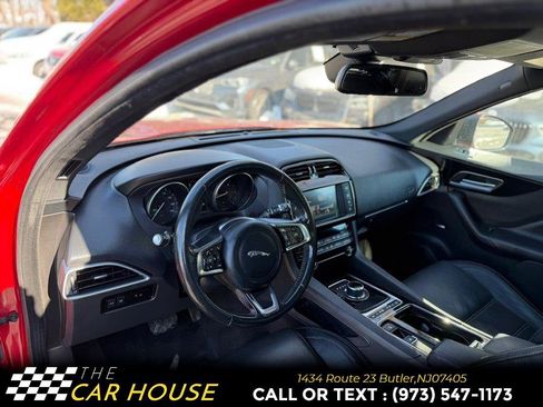 Used 2018 Jaguar F-PACE Prestige image 13