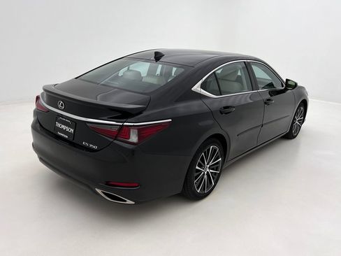 Certified 2022 Lexus ES 350 w/ Premium Package image 11