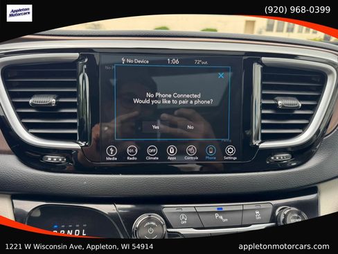 Used 2018 Chrysler Pacifica Touring-L Plus FWD image 32