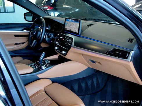 Used 2023 BMW 540i w/ M Sport Package image 40