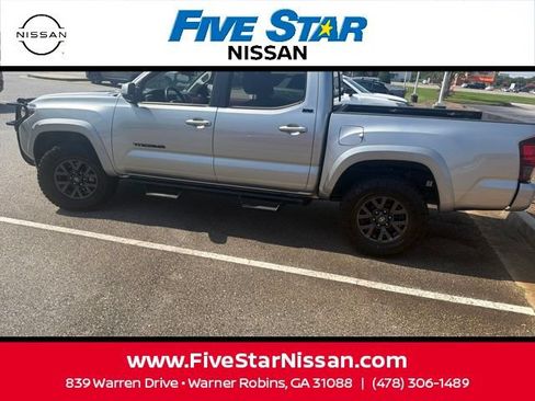 Used 2023 Toyota Tacoma SR5 w/ Technology Package AWD/4WD image 16