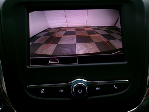 Used 2023 Chevrolet Equinox LT w/ LPO, Floor Liner Package image 5