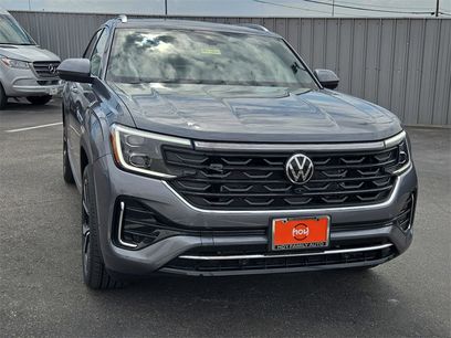 New 2025 Volkswagen Atlas Cross Sport SEL Premium R-Line
