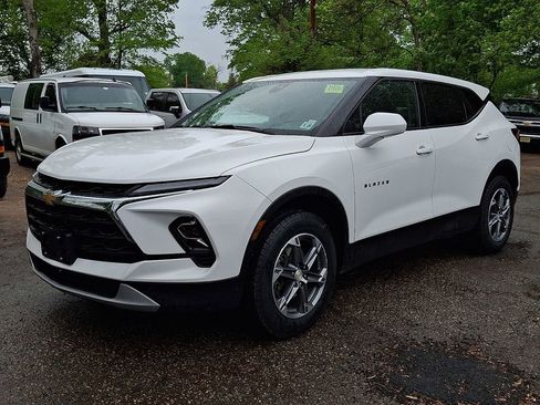 Used 2023 Chevrolet Blazer LT w/ Driver Confidence Package AWD/4WD image 3