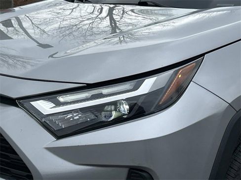 Used 2022 Toyota RAV4 XLE image 9
