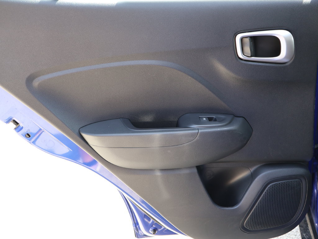 Used 2025 Hyundai Venue SEL FWD image 15