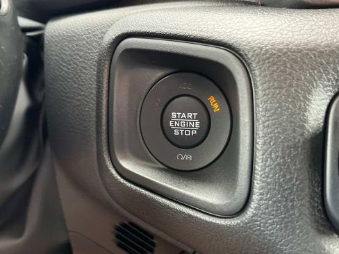 New 2025 Jeep Gladiator Sport image 16