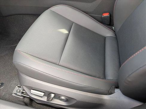 New 2026 Toyota Prius Plug-In Hybrid FWD image 4