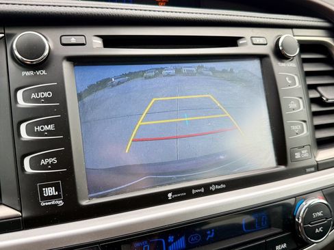 Used 2016 Toyota Highlander Limited AWD/4WD image 30