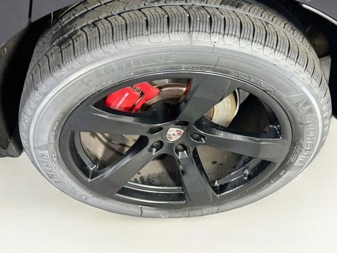 Used 2023 Porsche Macan S AWD/4WD image 32