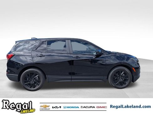 Used 2024 Chevrolet Equinox LS w/ LS Convenience Package image 3
