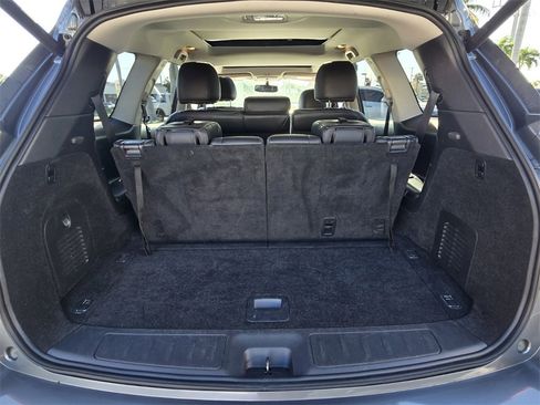 Used 2019 Nissan Pathfinder Platinum image 17