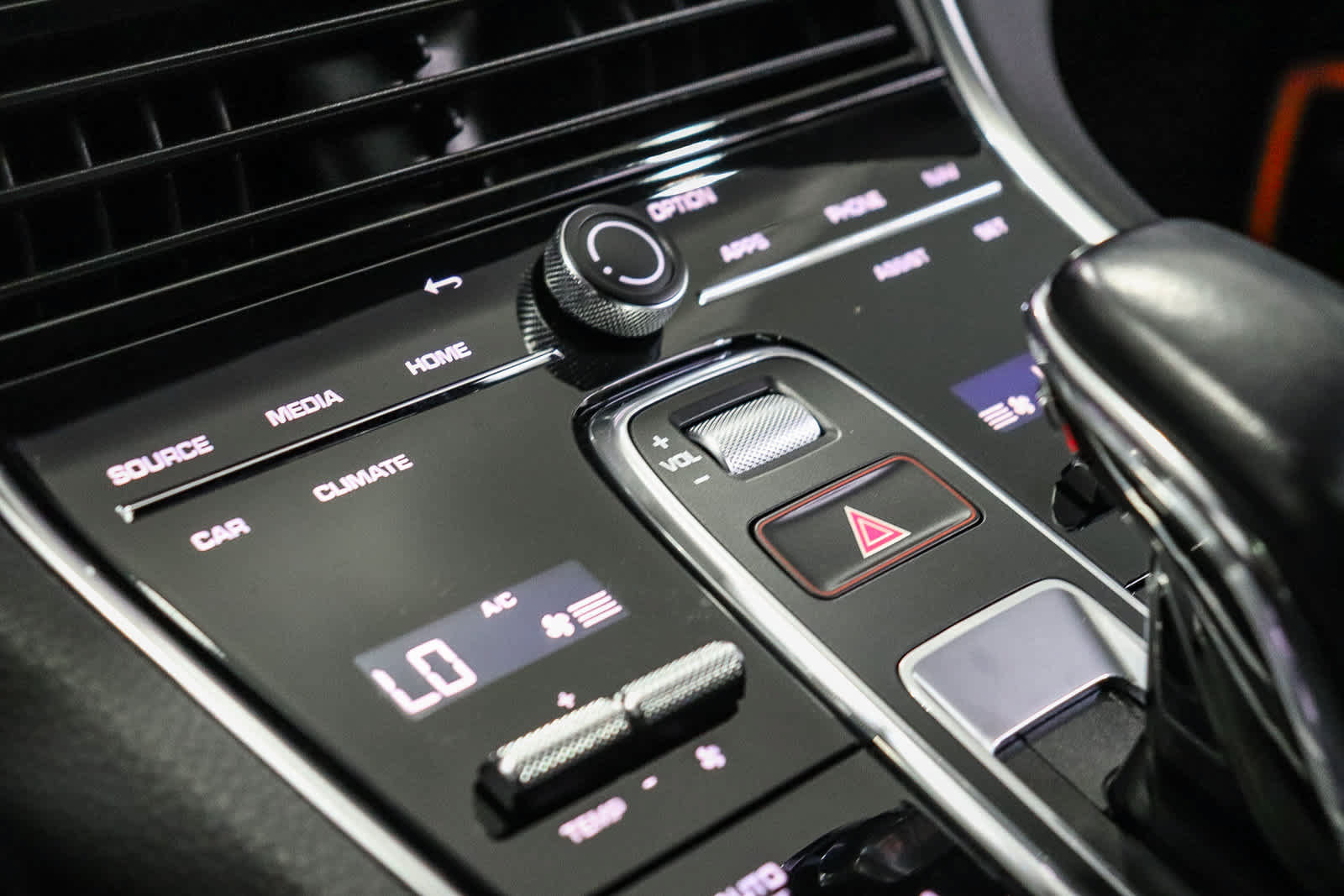 Used 2022 Porsche Panamera RWD image 29