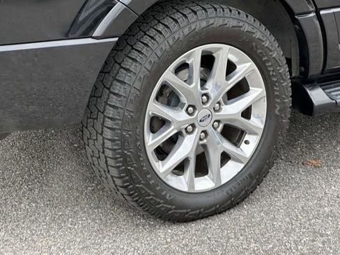Used 2016 Ford Expedition Limited image 31