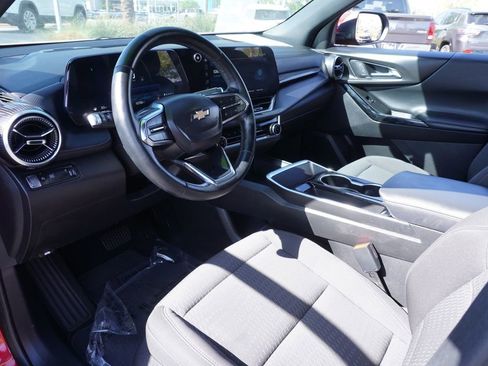 Used 2025 Chevrolet Equinox LT w/ Safety and Technology Package image 16