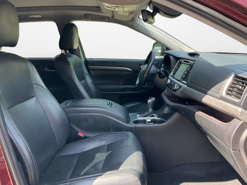 Used 2019 Toyota Highlander Limited Platinum AWD/4WD image 15