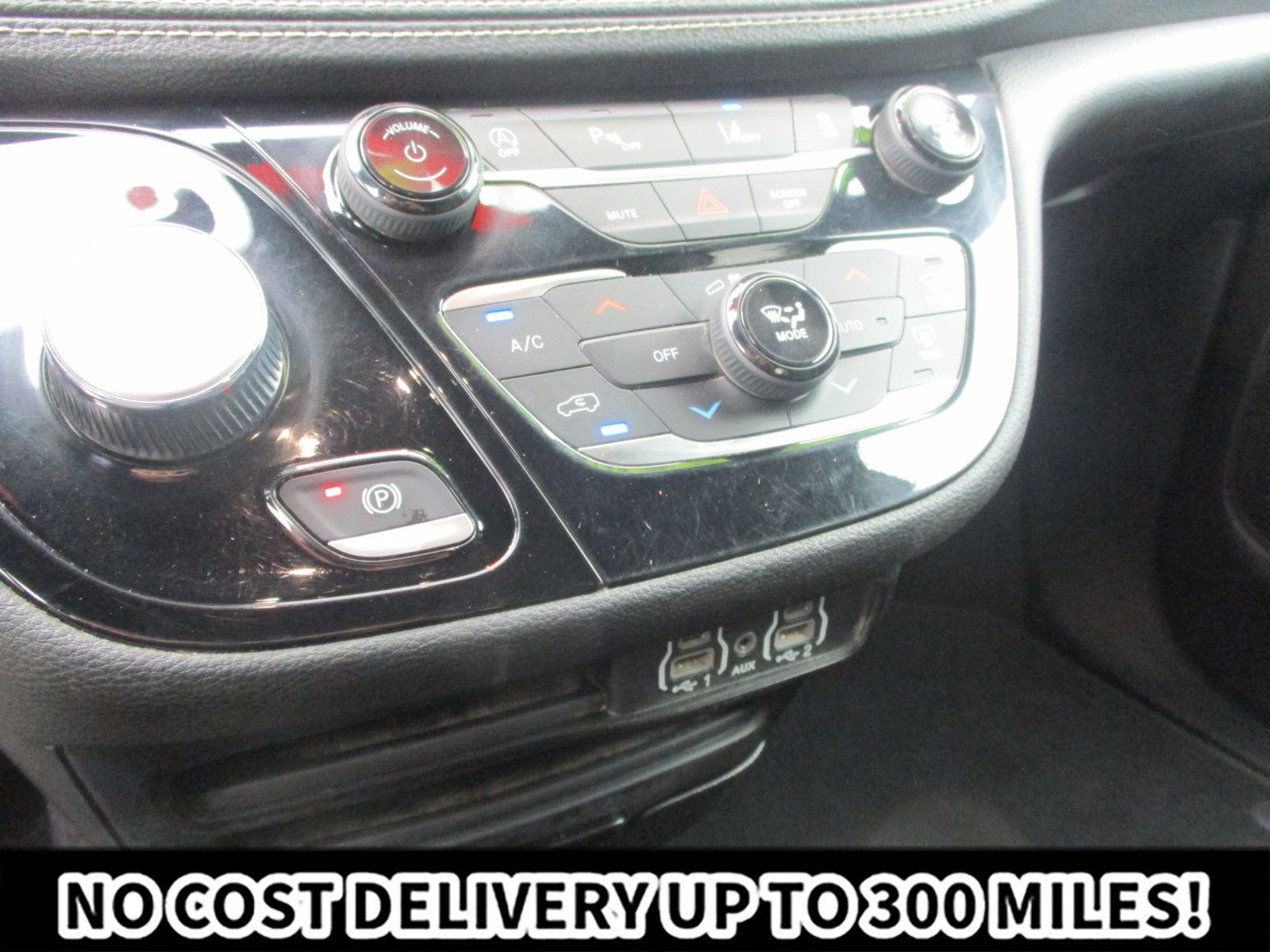 Used 2023 Chrysler Pacifica Touring-L w/ S Appearance Package FWD image 24
