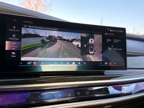 Used 2023 BMW 740i image 24