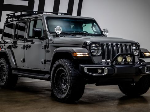 Used 2019 Jeep Wrangler Unlimited Sahara image 29