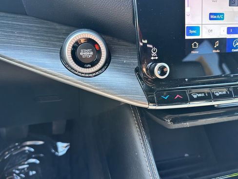 Certified 2023 Jeep Wagoneer L Series II image 31