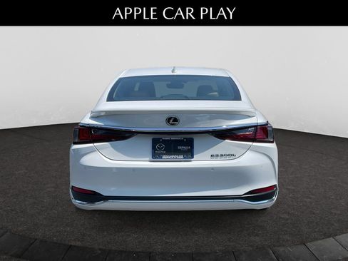 Used 2025 Lexus ES 300h Ultra Luxury w/ Accessory Package (Z1) FWD image 4