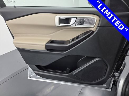 Used 2020 Ford Explorer Limited w/ Class III Trailer Tow Package image 42