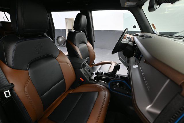 Used 2023 Ford Bronco Outer Banks AWD/4WD image 37