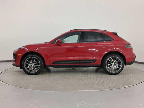 New 2026 Porsche Macan image 2