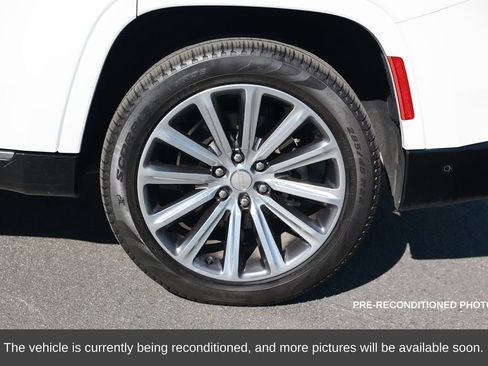 Used 2023 Jeep Grand Wagoneer Series II image 10