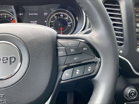 Used 2023 Jeep Cherokee Altitude Lux AWD/4WD image 18
