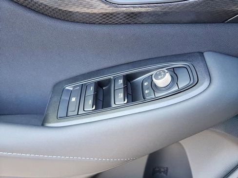 Used 2025 Subaru Outback Premium image 18