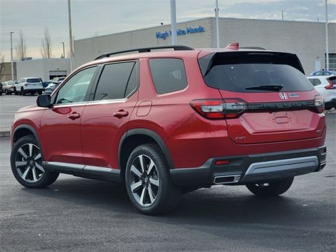 New 2025 Honda Pilot Touring image 6