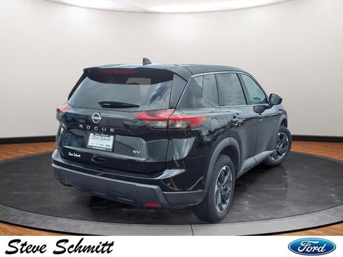 Used 2024 Nissan Rogue SV FWD image 25