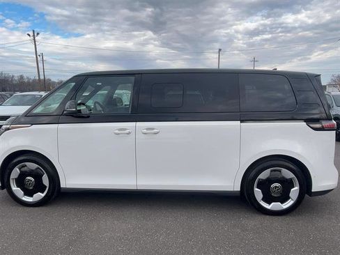 New 2025 Volkswagen ID. Buzz Pro S image 2