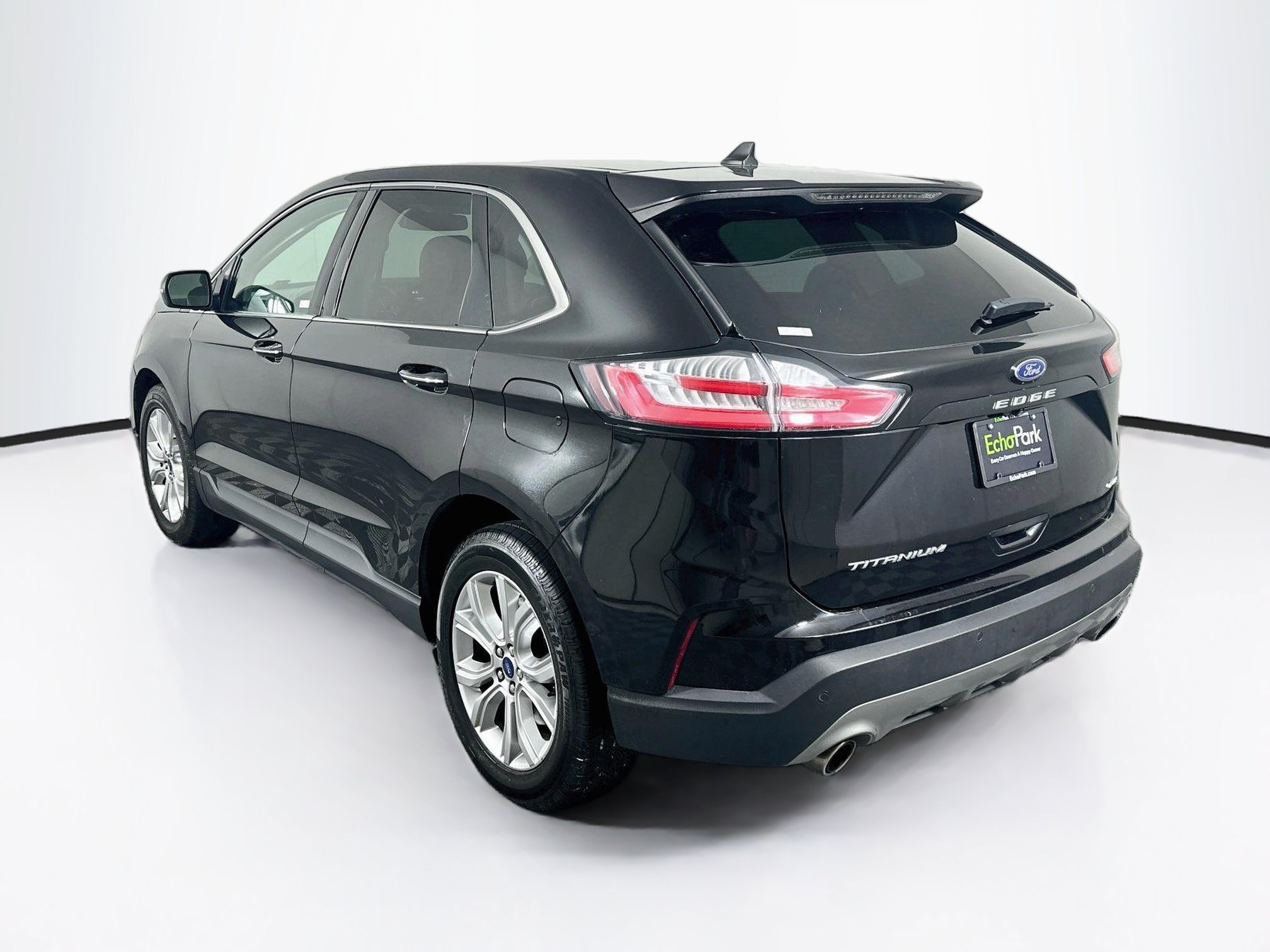Used 2022 Ford Edge Titanium w/ Equipment Group 301A AWD/4WD image 5